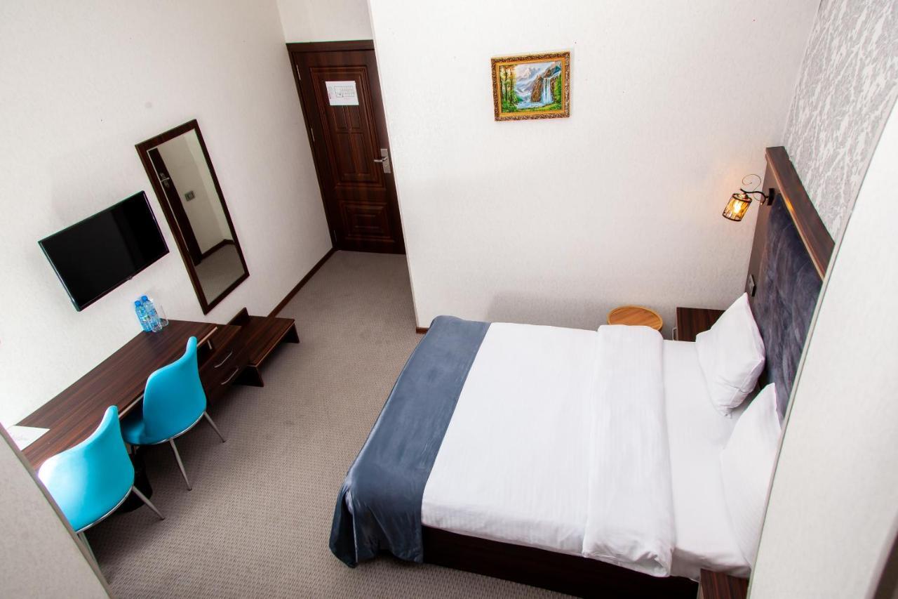 Mildom 4* Баку