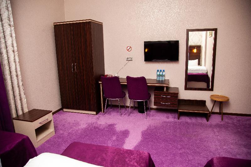 Mildom 4*